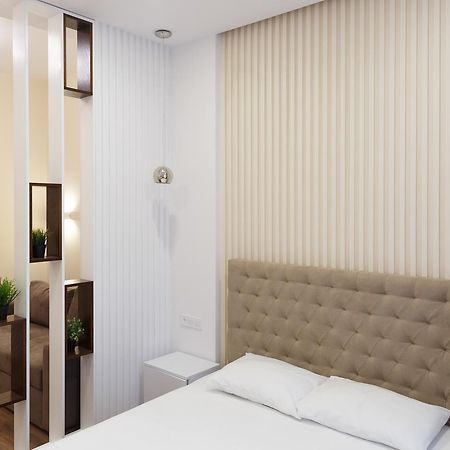Charming Apartment In The City Center Львів Екстер'єр фото