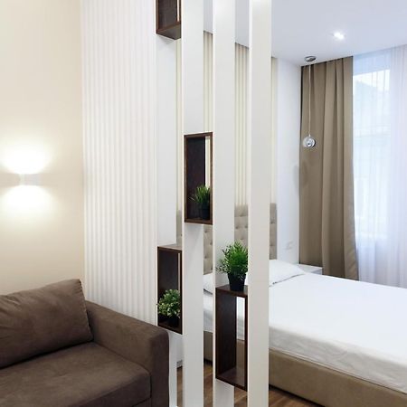 Charming Apartment In The City Center Львів Екстер'єр фото
